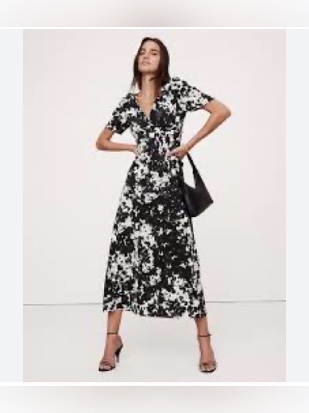 Banana Republic MATTE SILK MAXI DRESS in Floral sketch black